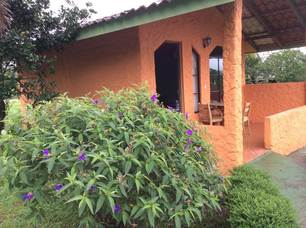 فندق La Fortunaفي  Cabinas Los Guayabos الغرفة الصورة