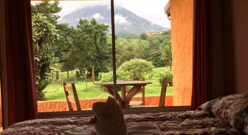 فندق La Fortunaفي  Cabinas Los Guayabos الغرفة الصورة