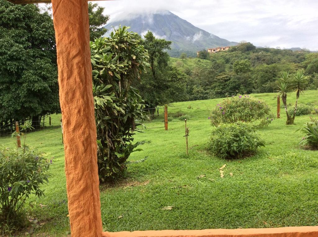 فندق La Fortunaفي  Cabinas Los Guayabos الغرفة الصورة