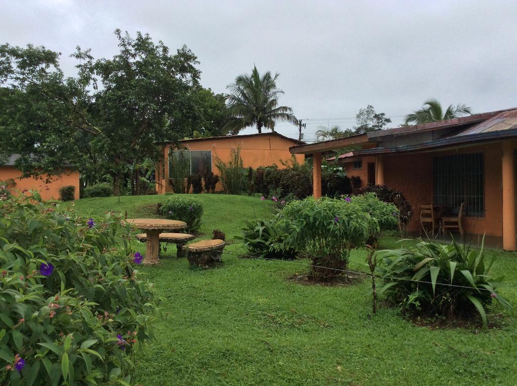 فندق La Fortunaفي  Cabinas Los Guayabos المظهر الخارجي الصورة