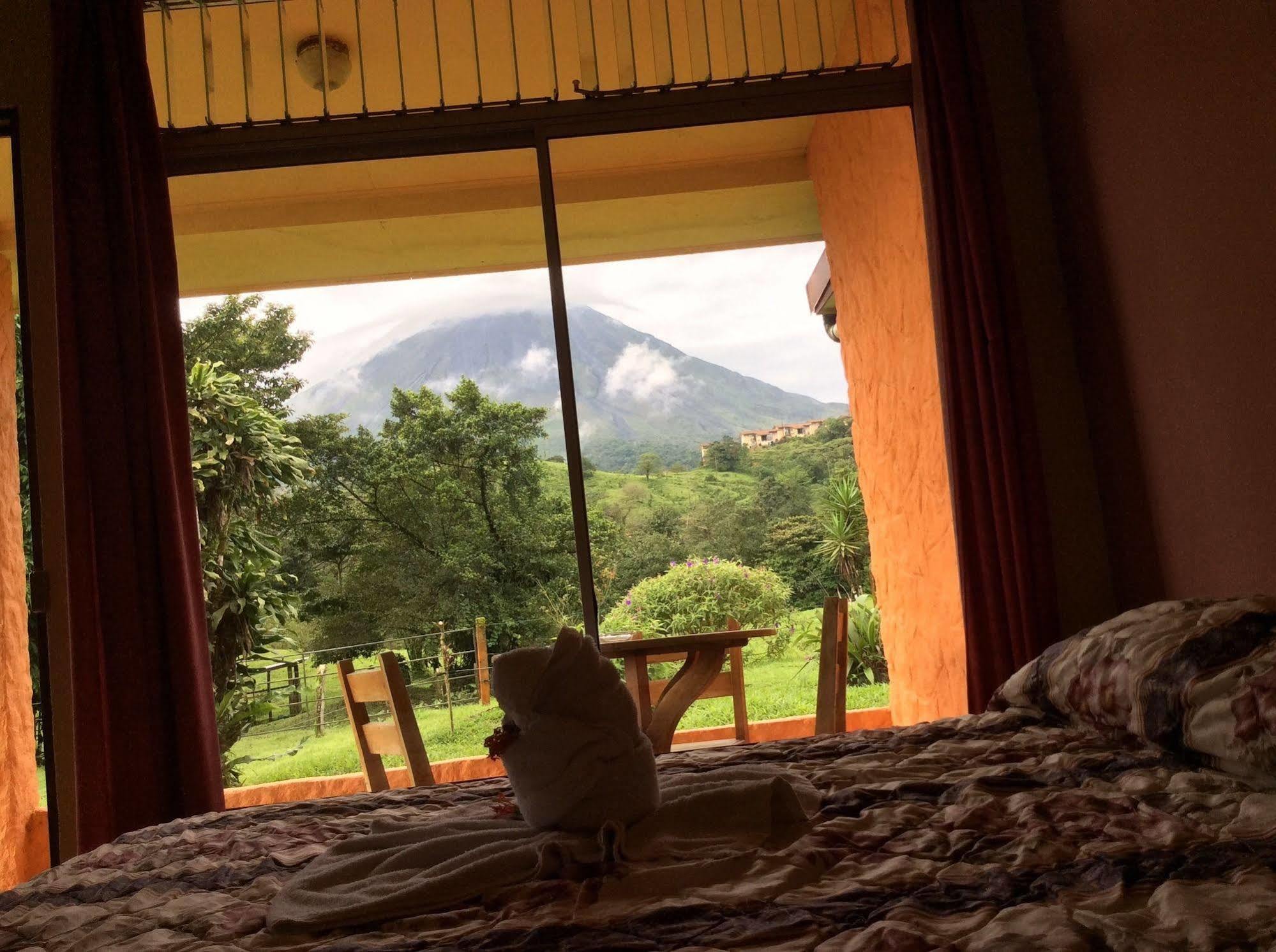 فندق La Fortunaفي  Cabinas Los Guayabos المظهر الخارجي الصورة