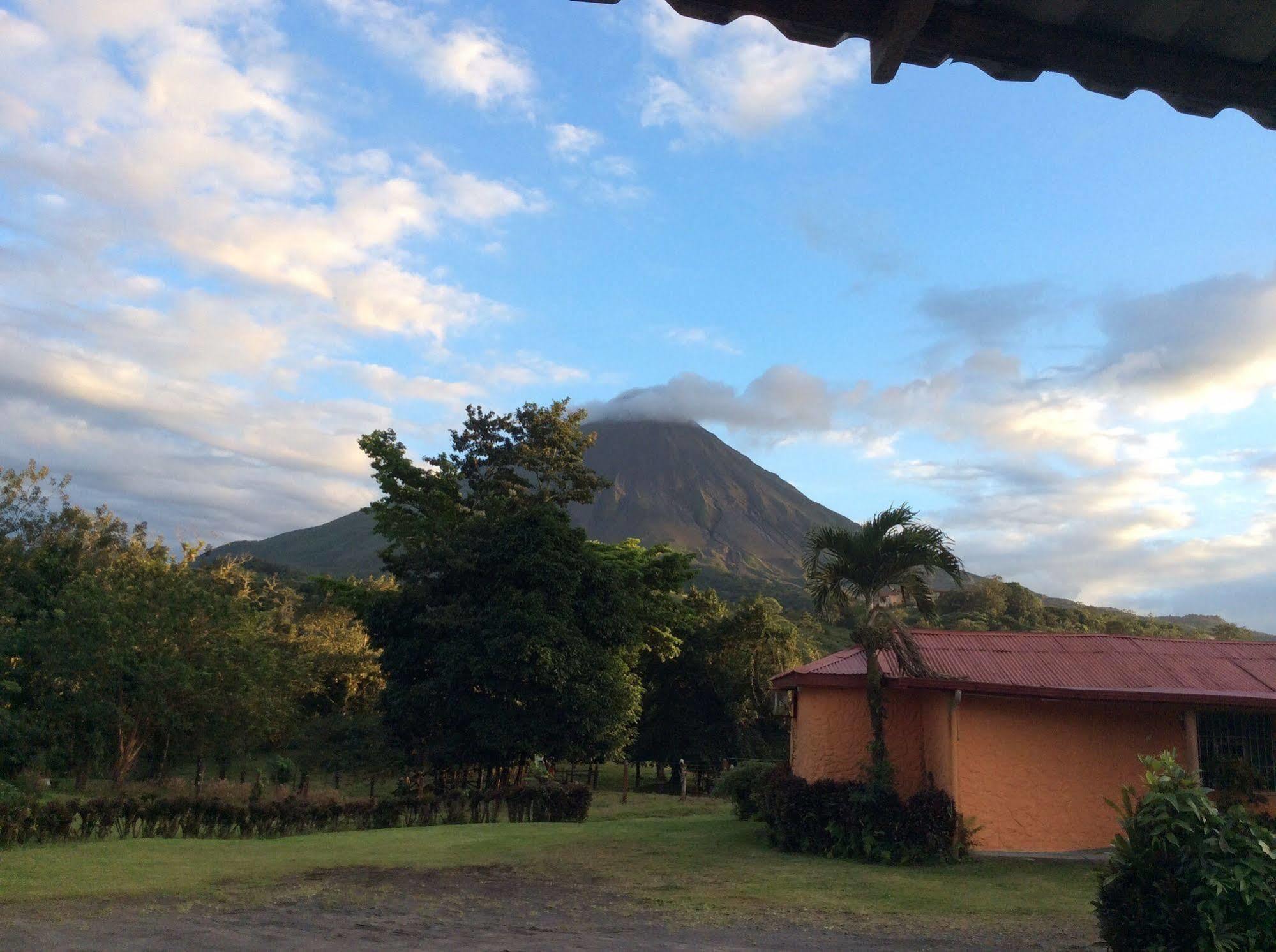 فندق La Fortunaفي  Cabinas Los Guayabos المظهر الخارجي الصورة