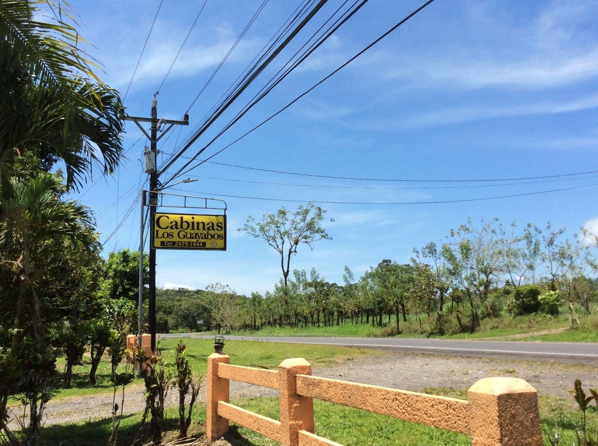فندق La Fortunaفي  Cabinas Los Guayabos المظهر الخارجي الصورة