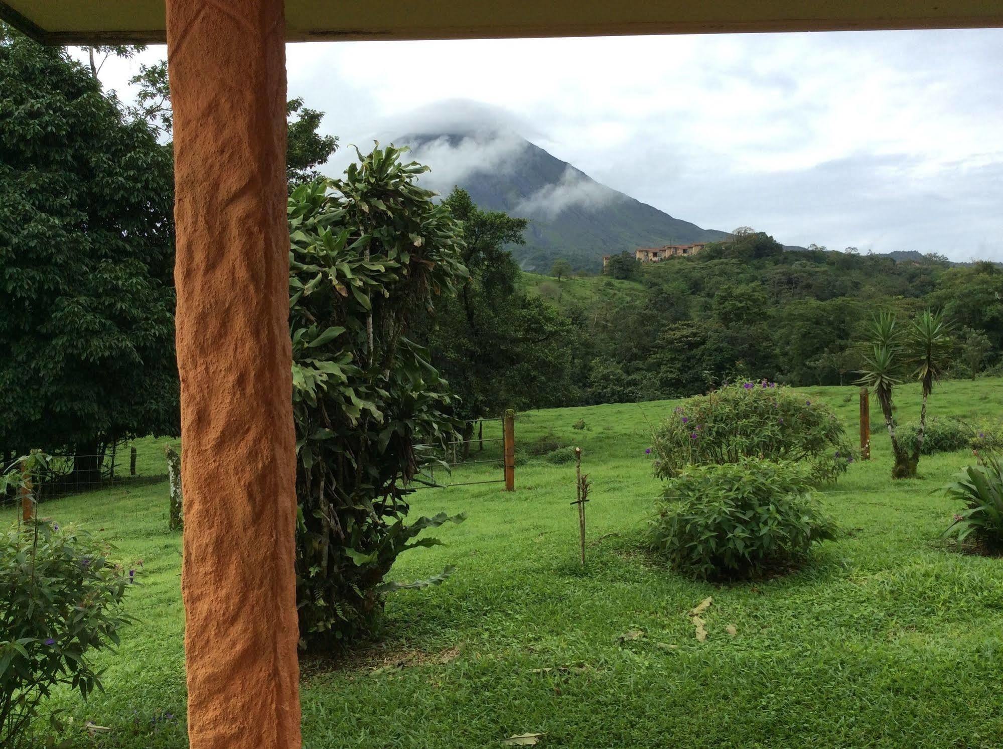 فندق La Fortunaفي  Cabinas Los Guayabos المظهر الخارجي الصورة
