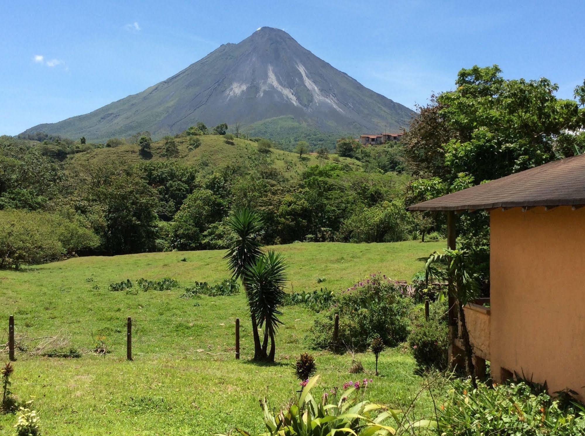 فندق La Fortunaفي  Cabinas Los Guayabos المظهر الخارجي الصورة